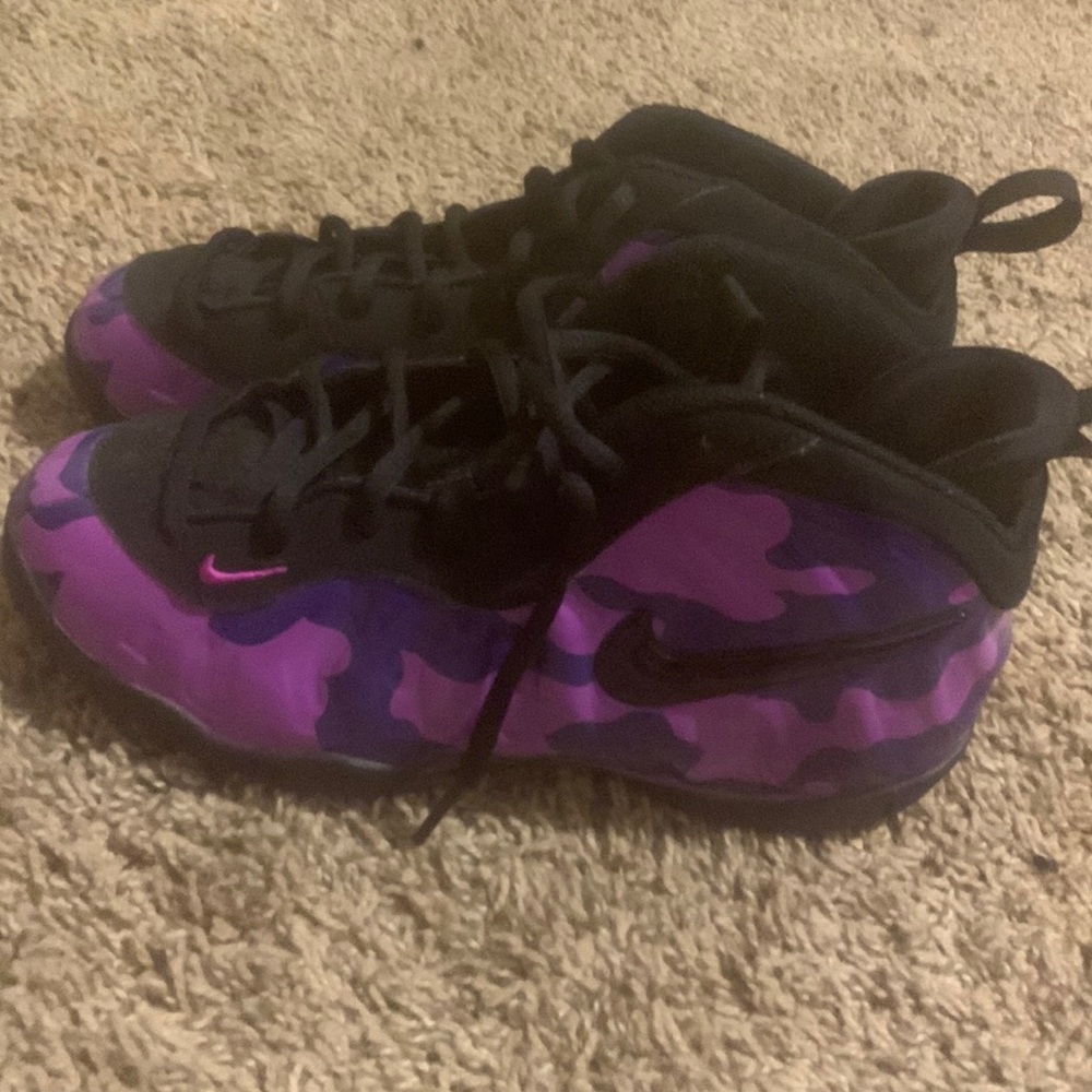 Purple and black phones for sale size 3y .